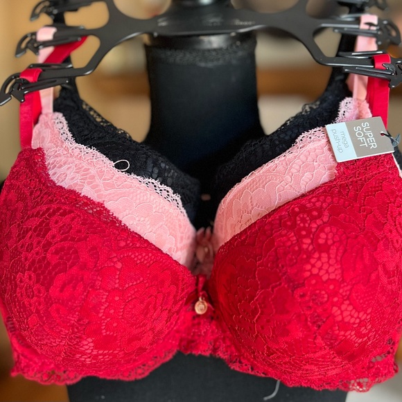 Marilyn Monroe Other - Women’s NWT set of 3 bras. 34C